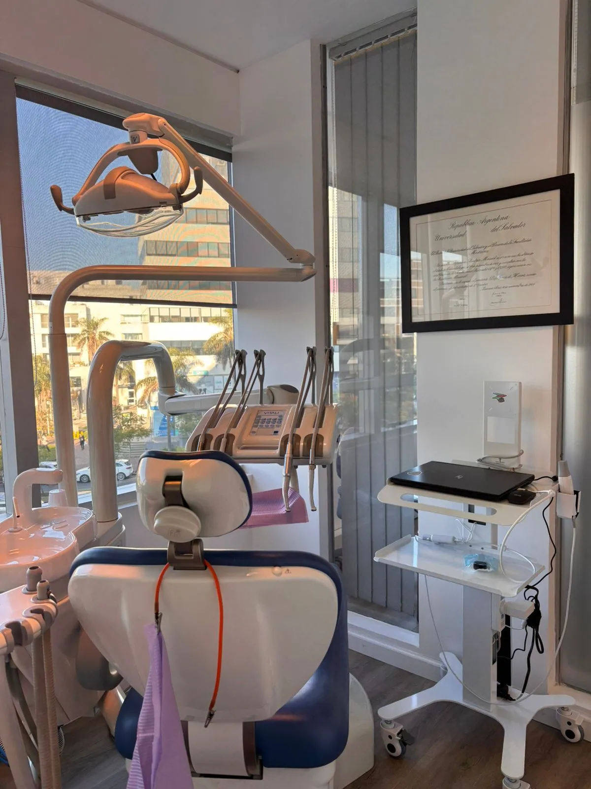 Equipamiento de la segunda sala de atención