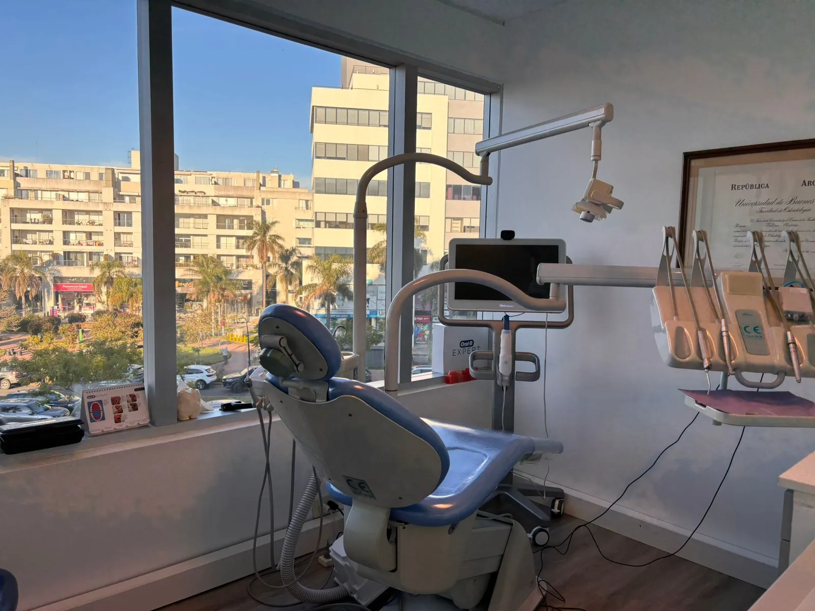 Sala de atención del consultorio VM Odontología